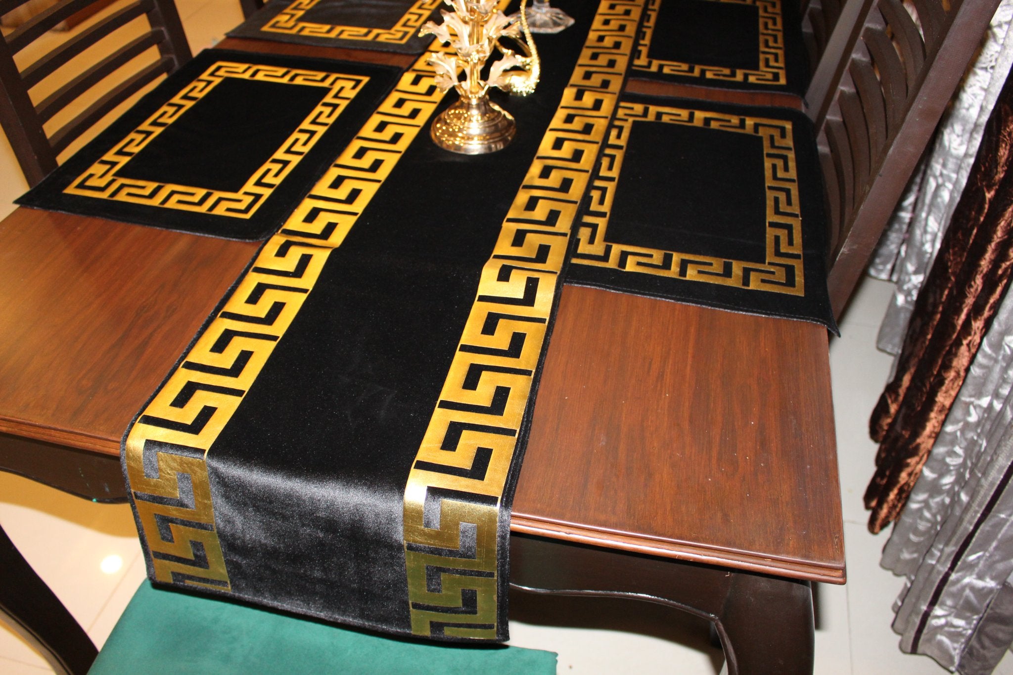 Table runner Luxury sparkle Pure Velvet 83" inches Black with Gold Key