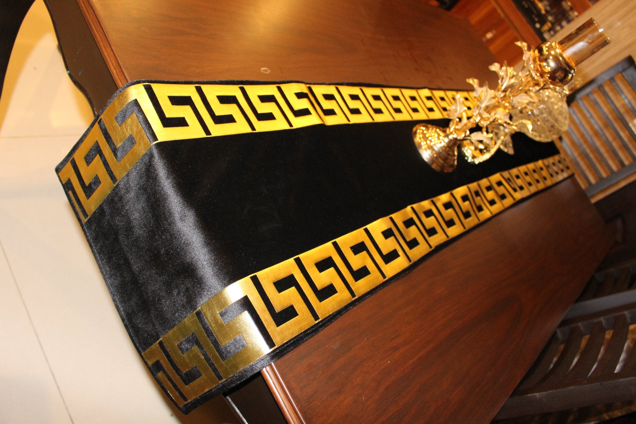 Table runner Luxury sparkle Pure Velvet 83" inches Black with Gold Key
