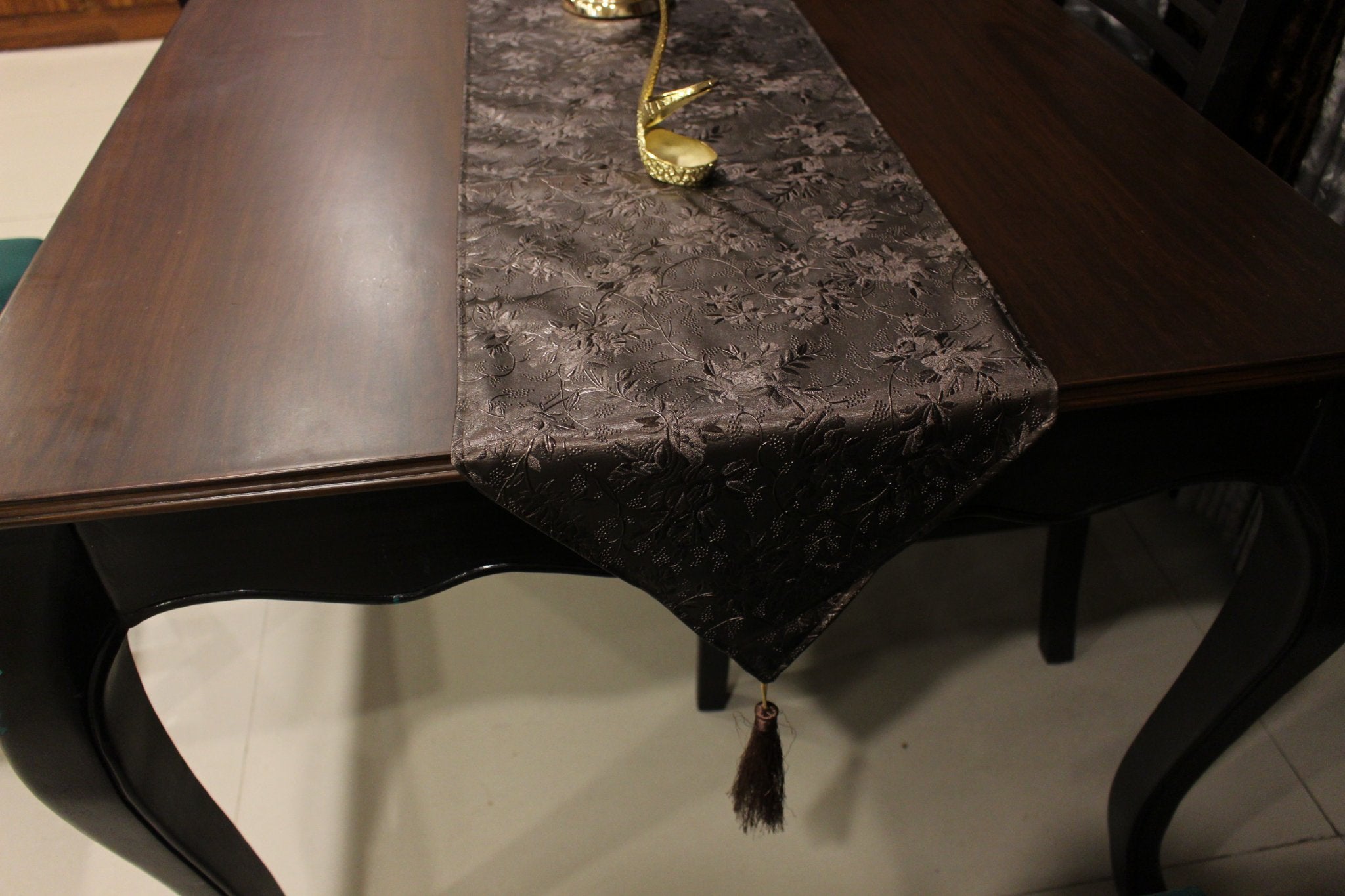 7Pc Daily Kitchen WipeEasy Family Dinner Faux Leather beautiful embossed floral pattern Table Runner Set-Beige UK