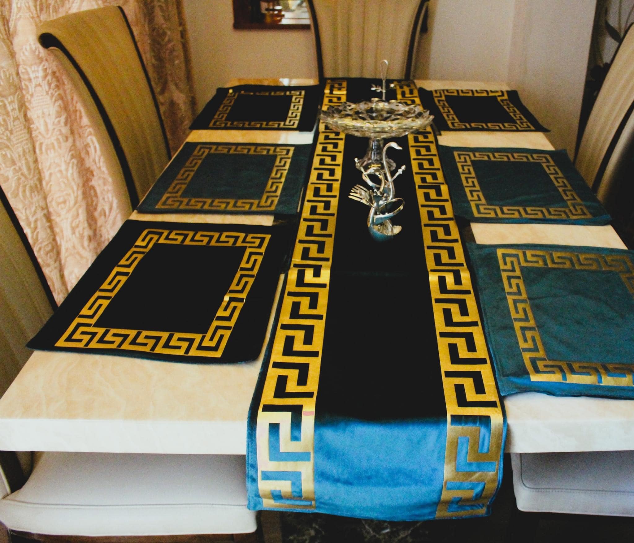 Luxury Velvet Table Runner +8Pc Placemats (Velvet-Green Gold)