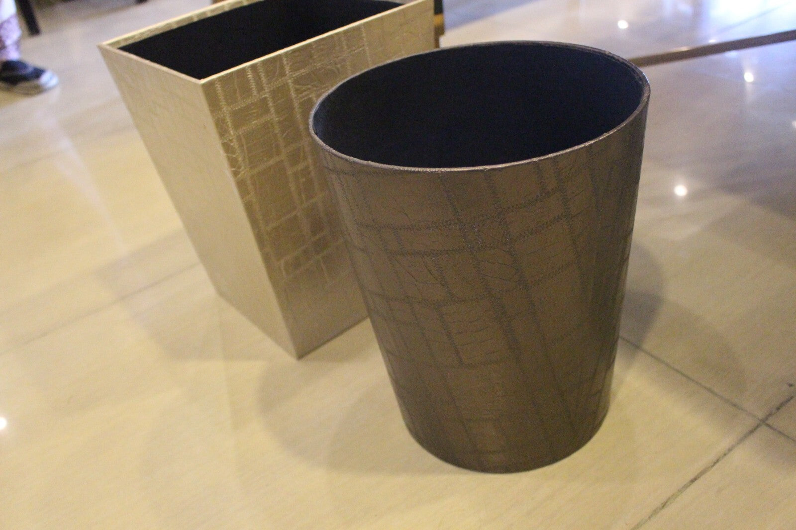 BASKET BOX WASTE PAPER LIGHT BROWN PU LEATHER STORAGE STITCH DETAIL